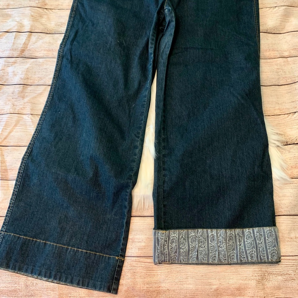 🌟HP!🌟Avenue Contrasting Cuff Jeans